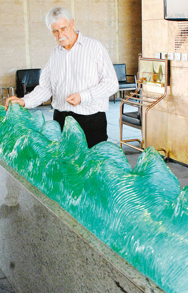 雕塑藝術(shù)大師和他的作品。記者 張波 攝